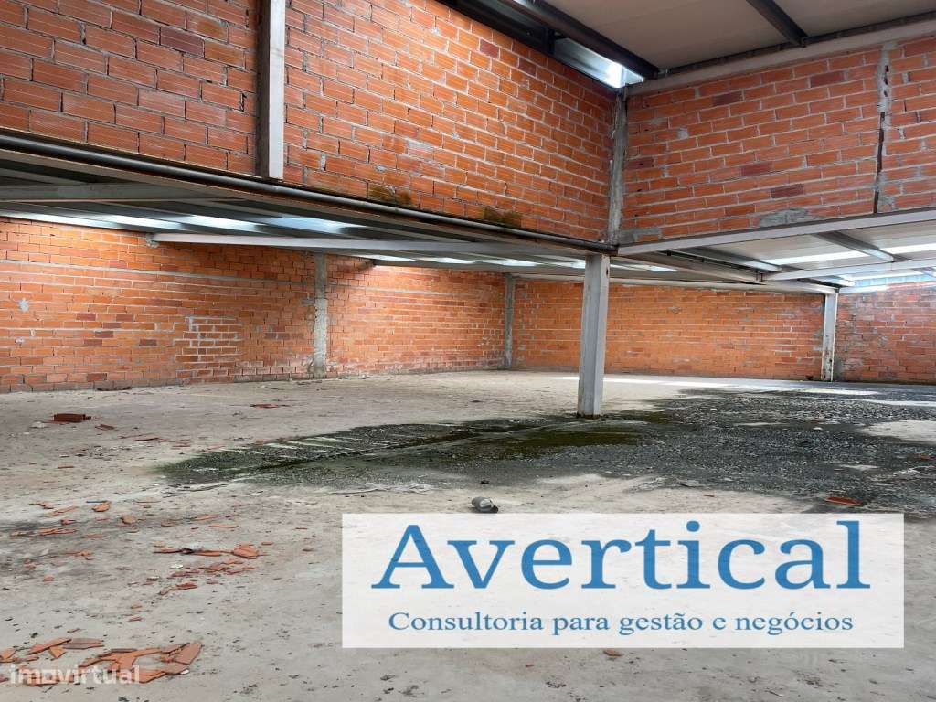 Condomínio com 16 armazéns-23