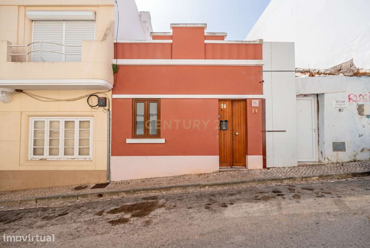 Elegante Moradia T0+2 Totalmente Renovada e Mobilada-24