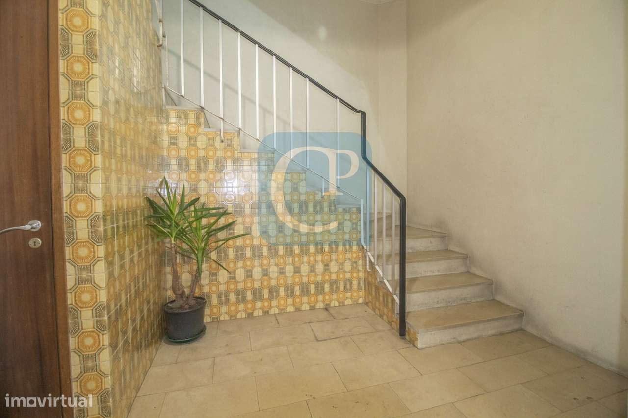 Apartamento T3 renovado com terraço, ao ISCAP e 900mts H.S.João-29