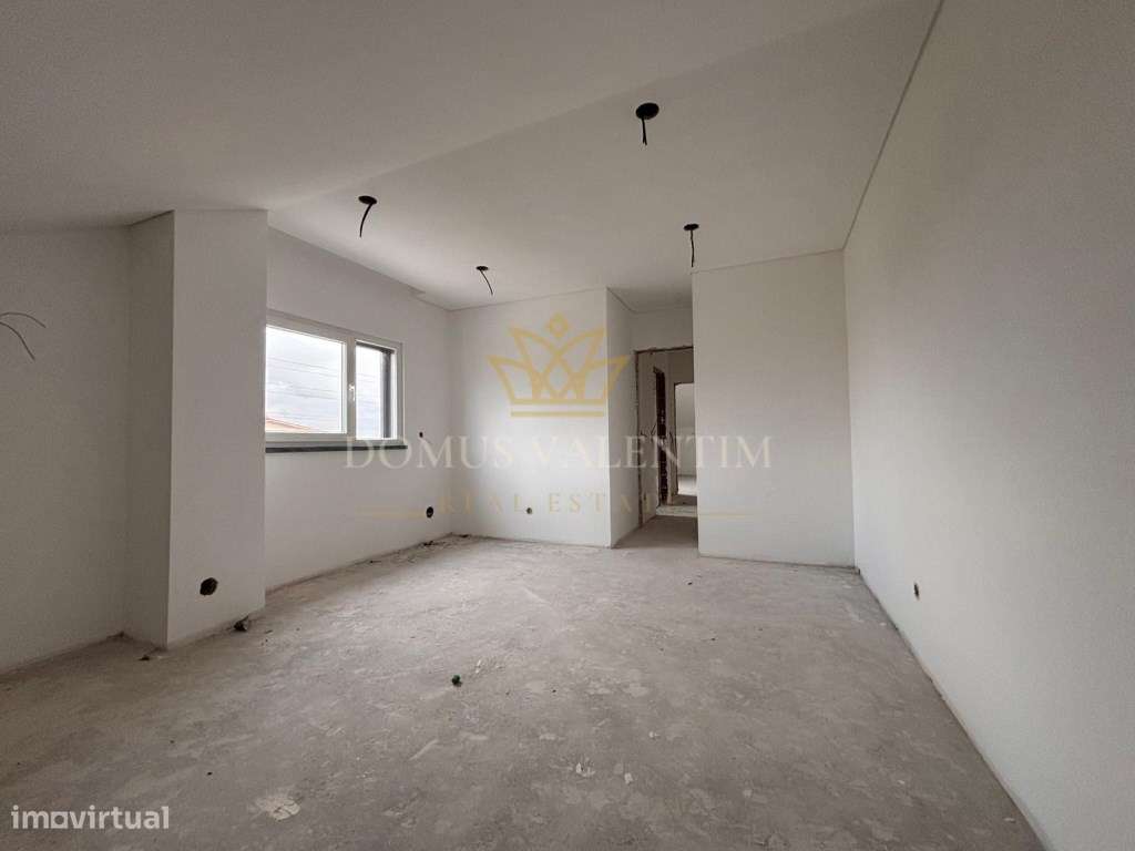 MORADIA GEMINADA -TRIPLEX T4 COM 3 WC
FERNÃO FERRO-34