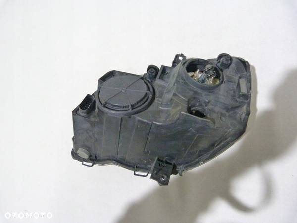 Vw Polo IV Lampa prawy przód Cała EUROPA OE - 8