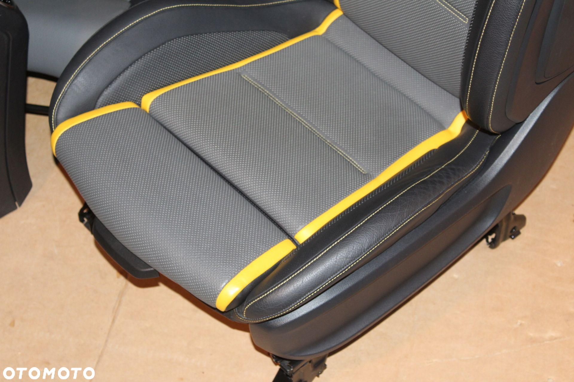 Fotele komplet Mercedes GLA 247 45 S AMG PERFORMANCE - 2