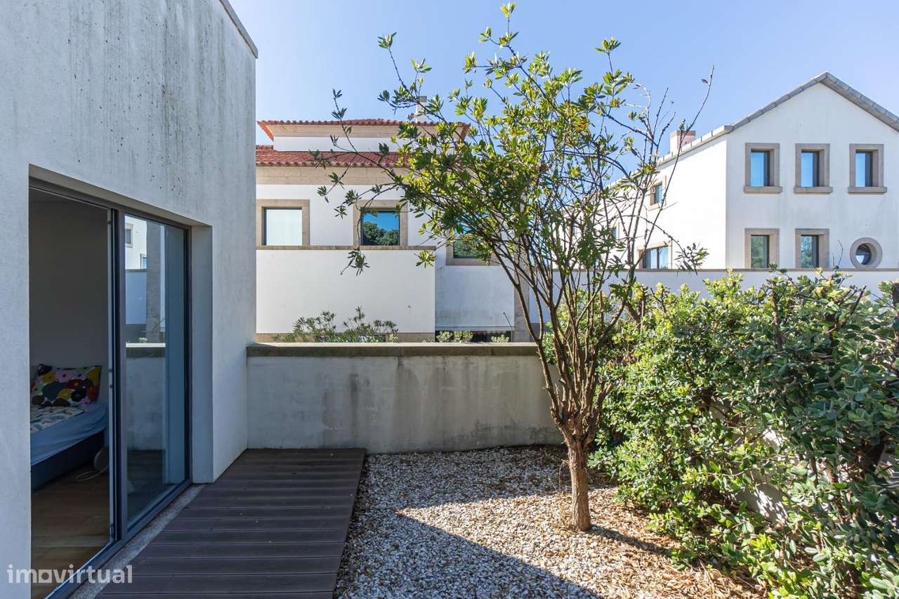 Moradia T3, em Leça da Palmeira na 1ª Linha de Mar-22