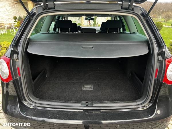 Volkswagen Passat Variant 2.0 TDI Comfortline - 26