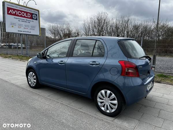 Toyota Yaris 1.3 VVT-i Sol - 4