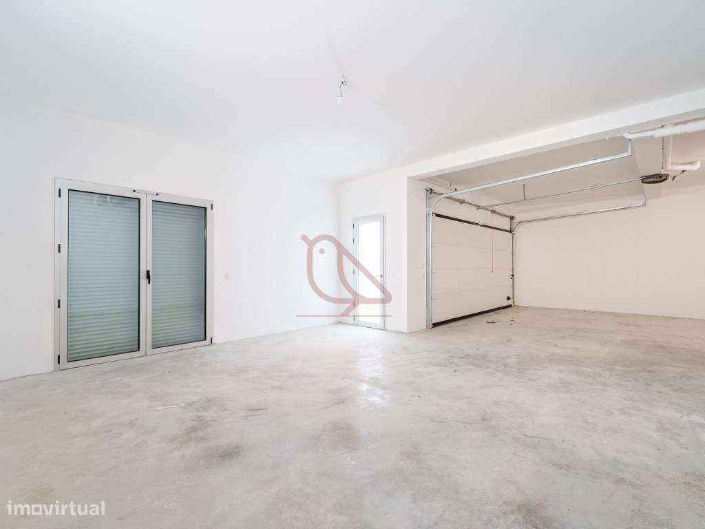 Moradia Isolada T4 Contemporânea com Jardim e Acabamentos Premium -...-44