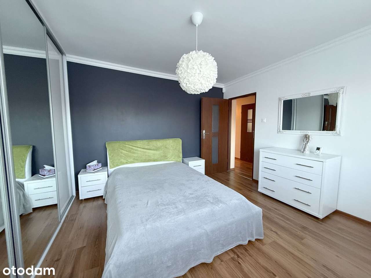 Przestronny dom z garażem i ogrodem, gotowy do wprowadzenia!-11