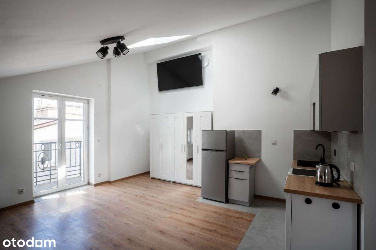 Przepiękna kawalerka z balkonem w klimatycznym sty - Pełny obrazek: 5/11