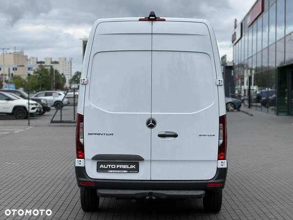 Mercedes-Benz Sprinter - 7