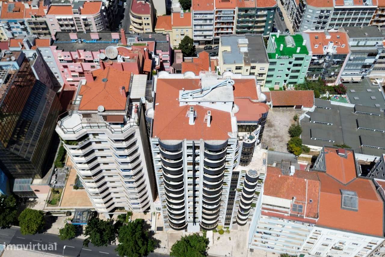 T3 Av. João XXI | 200m2 | 2 Elevadores | 2 Parqueamentos | Arrecadação-34