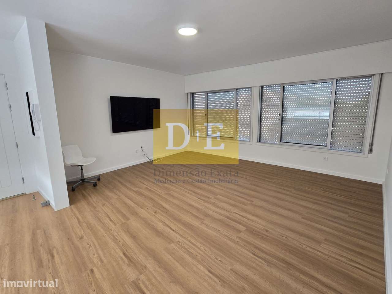 Apartamento T4 em Zona Central da Sª da Hora Junto à Estação do M-18