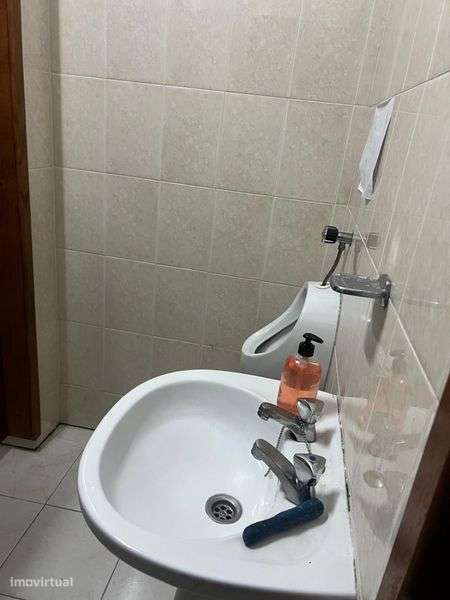 Aluguer Armazem com 350m2 - Grande imagem: 4/9