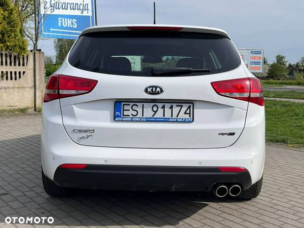 Kia Ceed - 12