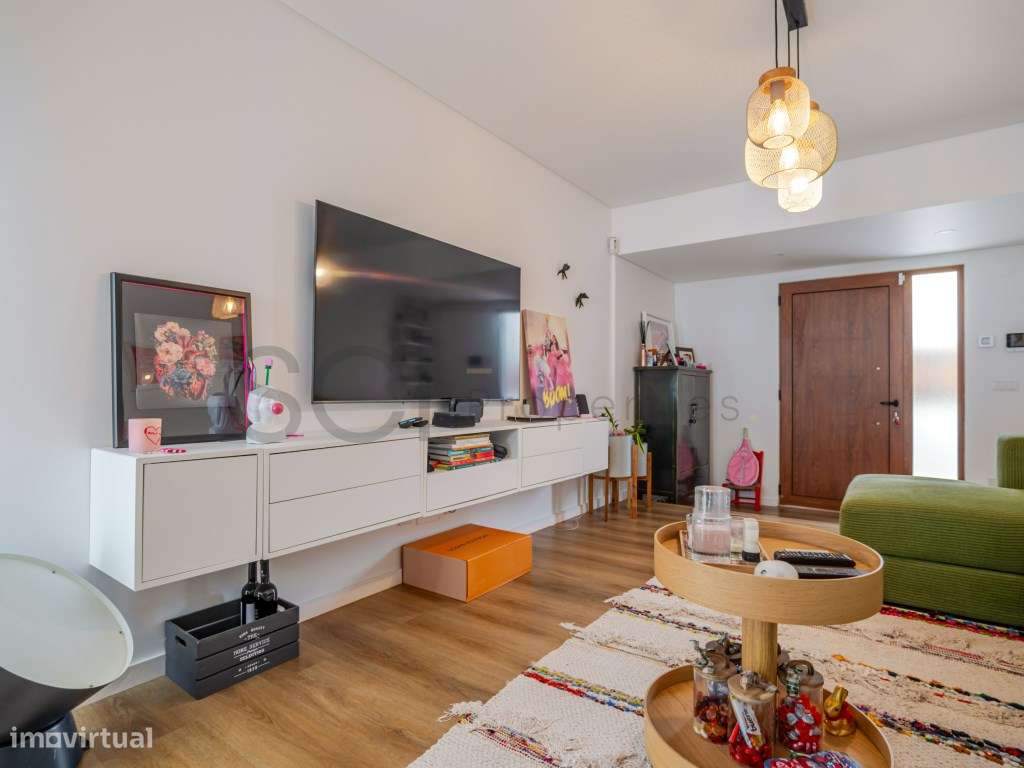 Moradia T3 com piscina nas Quintinhas, Charneca da Caparica. Estilo...-34