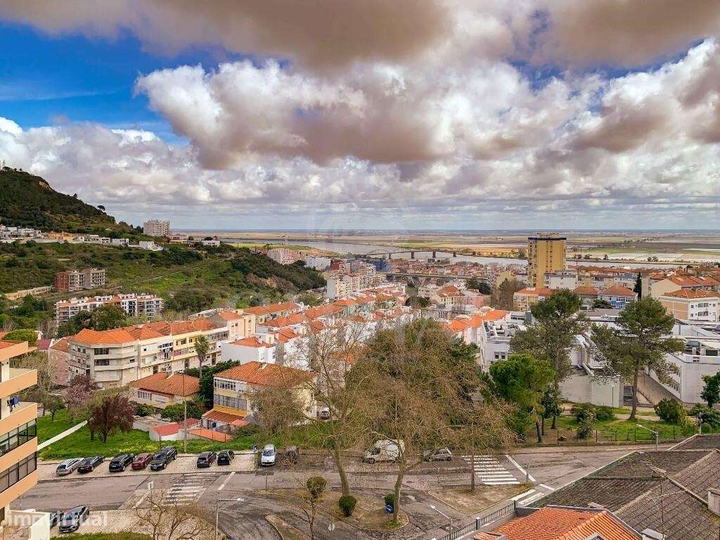 Espaçoso T3 | vista desafogada + 2 marquises + arrecadação - Grande imagem: 2/35