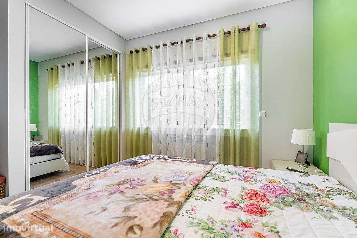 Moradia T5 para venda-16