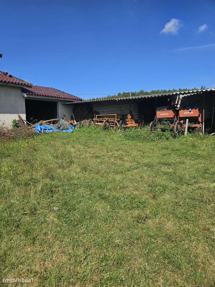 Terreno para construção com 955m2 com casa pronta de pedreiro.-6