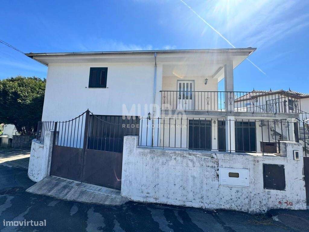 Moradia de 2 Pisos – Excelente Oportunidade em Romariz, Santa Maria da-33