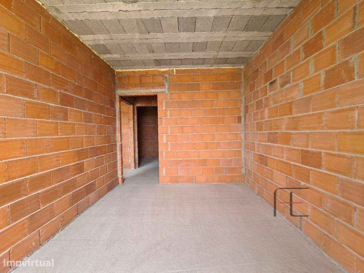 Apartamento T2,  Varanda, Vista Panorâmica em Condomínio Privado-6