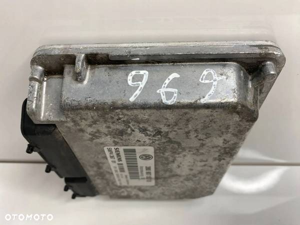 KOMPUTER SILNIKA STEROWNIKA VW PASSAT B5 1.6 BENZ 3B0907557D - 4