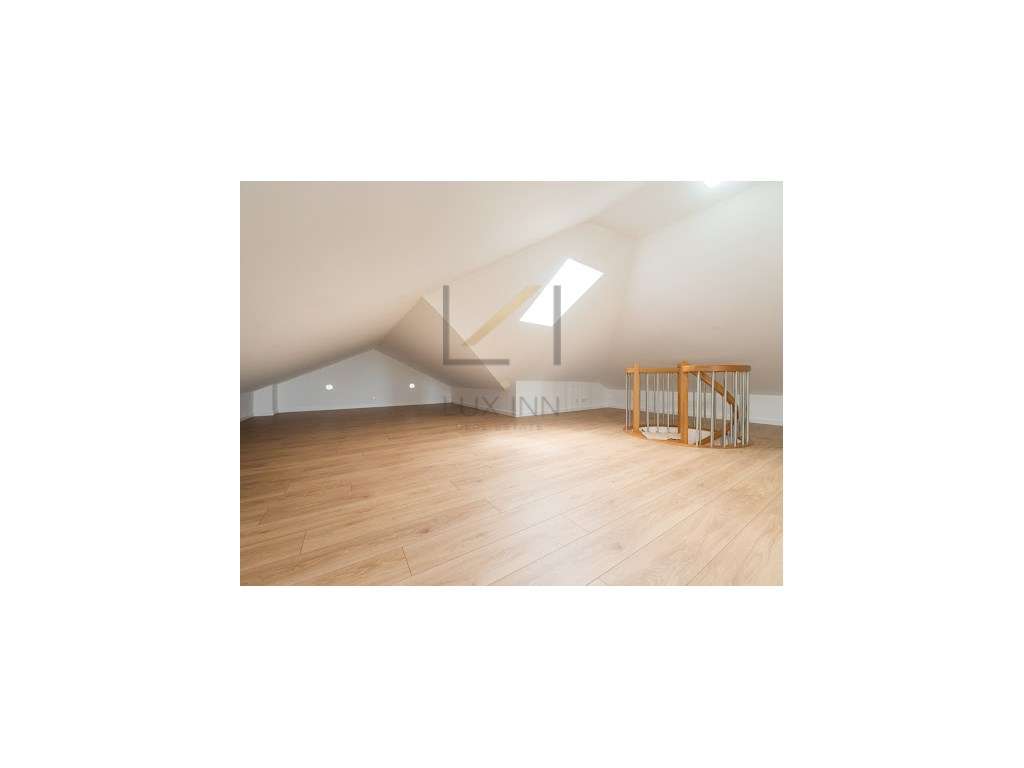 Moradia de Luxo T4 , São Pedro Do Estoril, com Piscina e Garagem-57