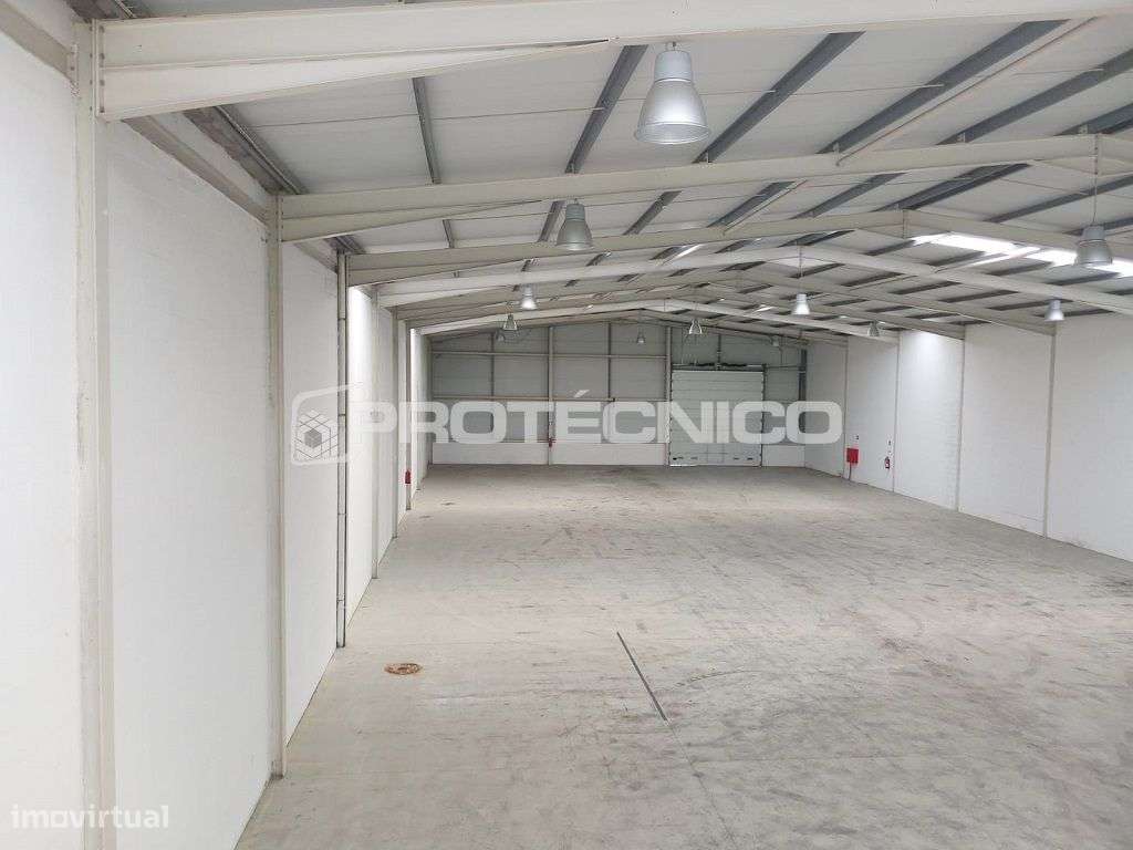 Armazém c/ 1.219m2 – Z. I. de Barrô - Grande imagem: 4/19