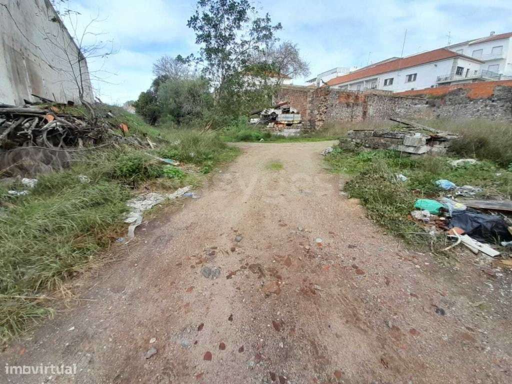 Terreno com uma área total de 1.072,30 m², localizado no coração da... - Grande imagem: 4/12