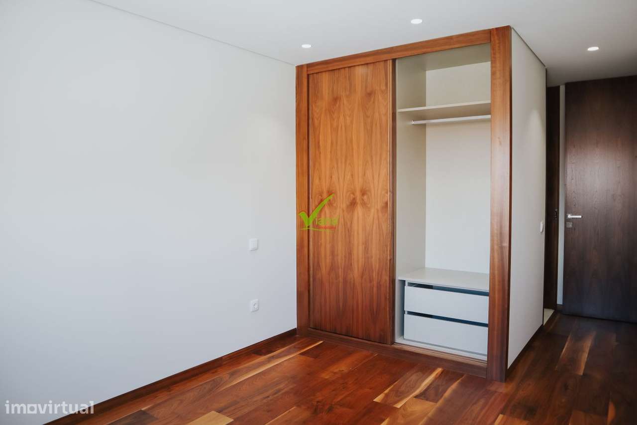T. 3 com garagem - Novo - a 100 metros da Praia - Grande imagem: 4/9