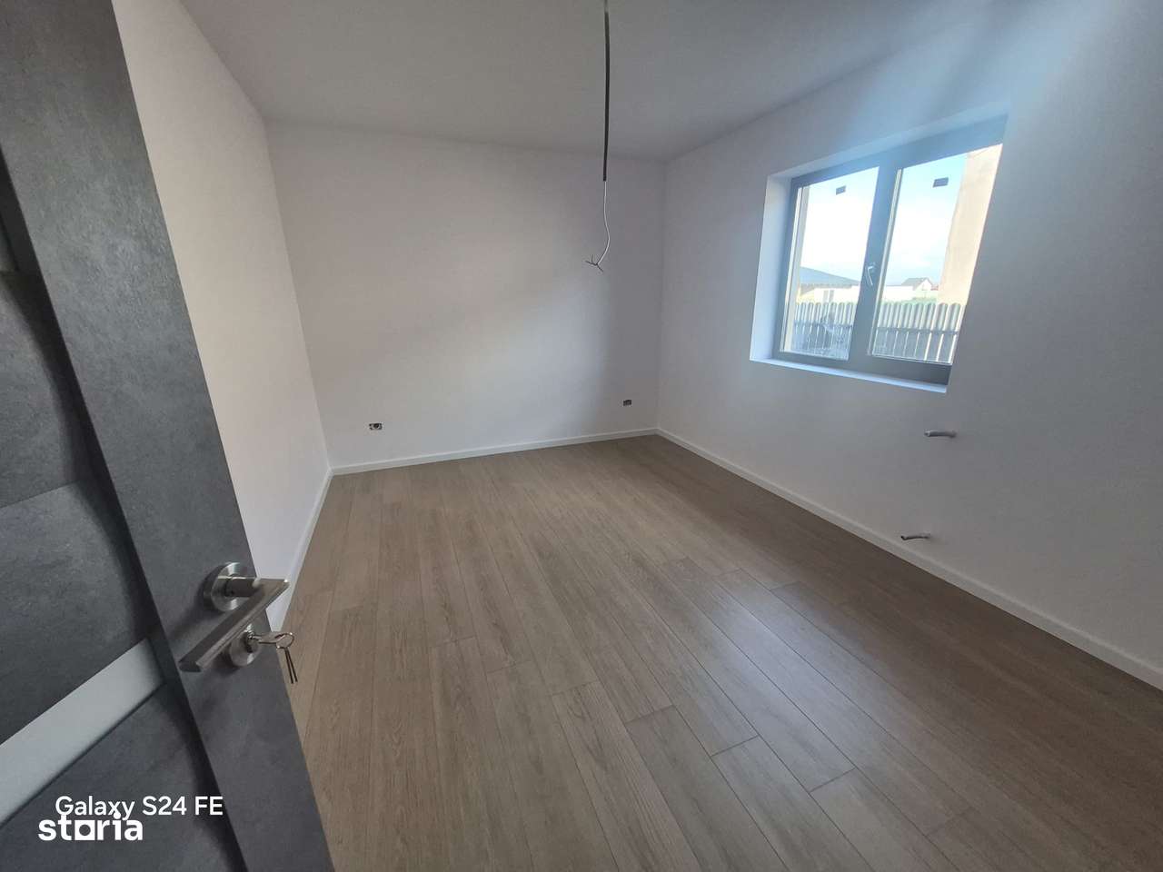 Casă independentă cu 3 camere/living /baie / și teren de 600mp-14