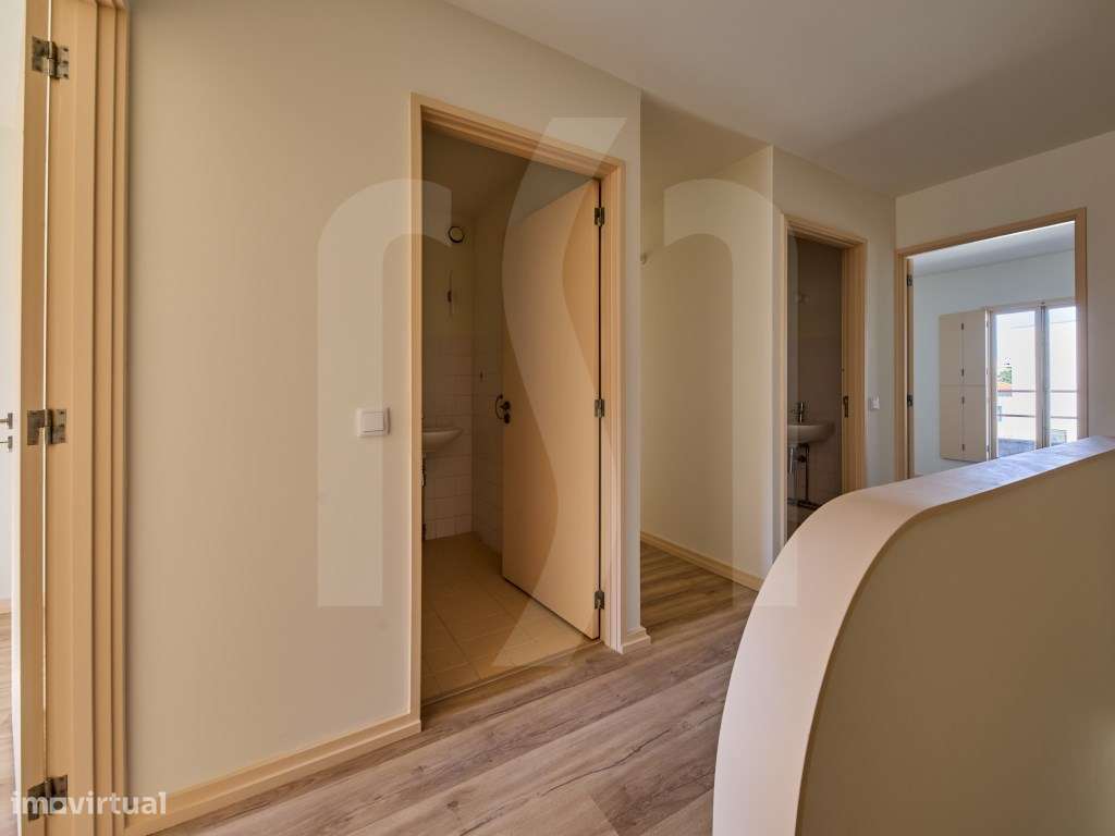 Arrendamento apartamento T5 Duplex | Porto-0