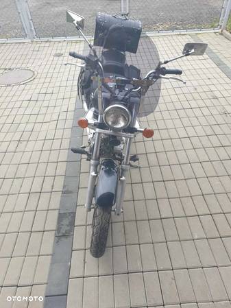 Suzuki Intruder - 4