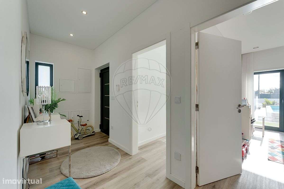 Moradia T4 para venda - Grande imagem: 2/47