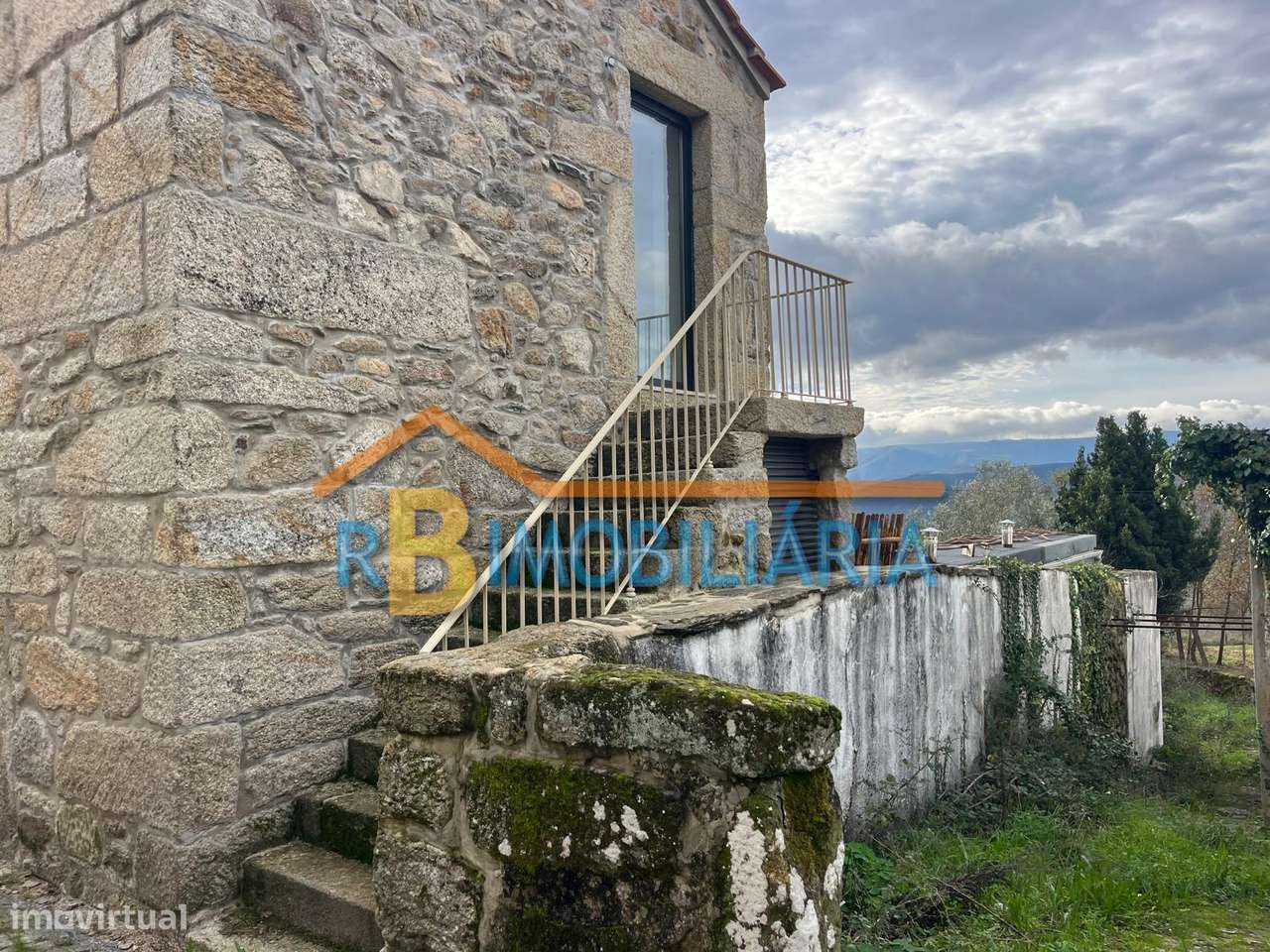 Dois Apartamentos T0 c/ piscina em Alvarenga-11
