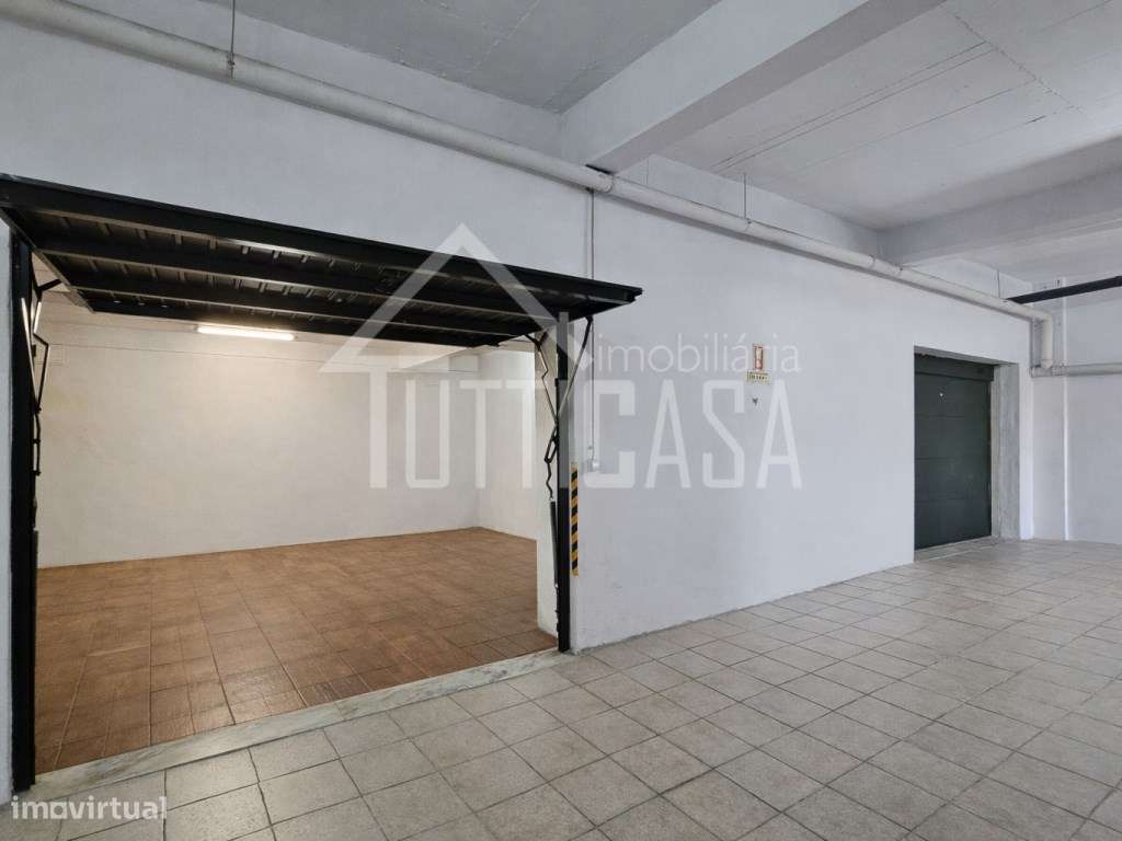 Apartamento T3 com garagem BOX em Alcainça-44