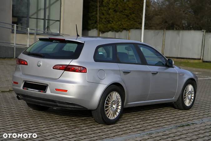 Alfa Romeo 159 - 2