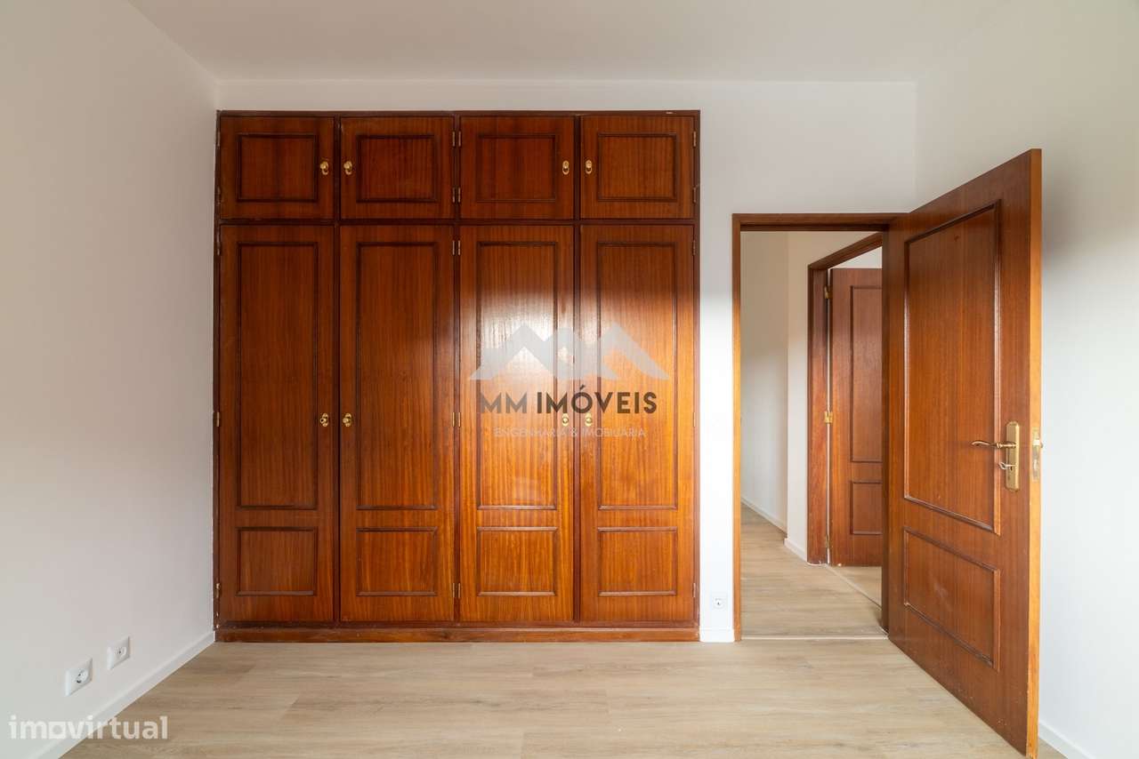 Apartamento T2 | Baguim do Monte | Renovado | Varanda | Metro | Lugar - Grande imagem: 5/30