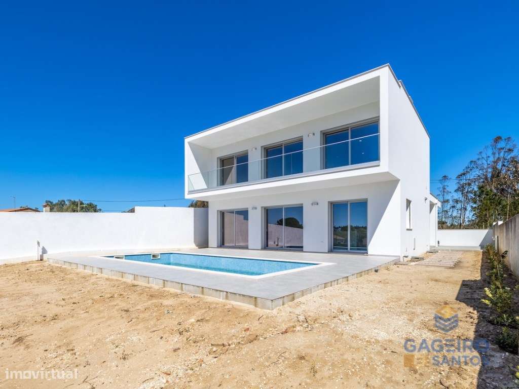 Moradia T4 com piscina, nova e pronta a habitar a 4 km da baía de S...-7