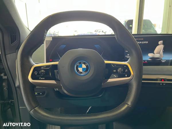 BMW iX xDrive50 - 8