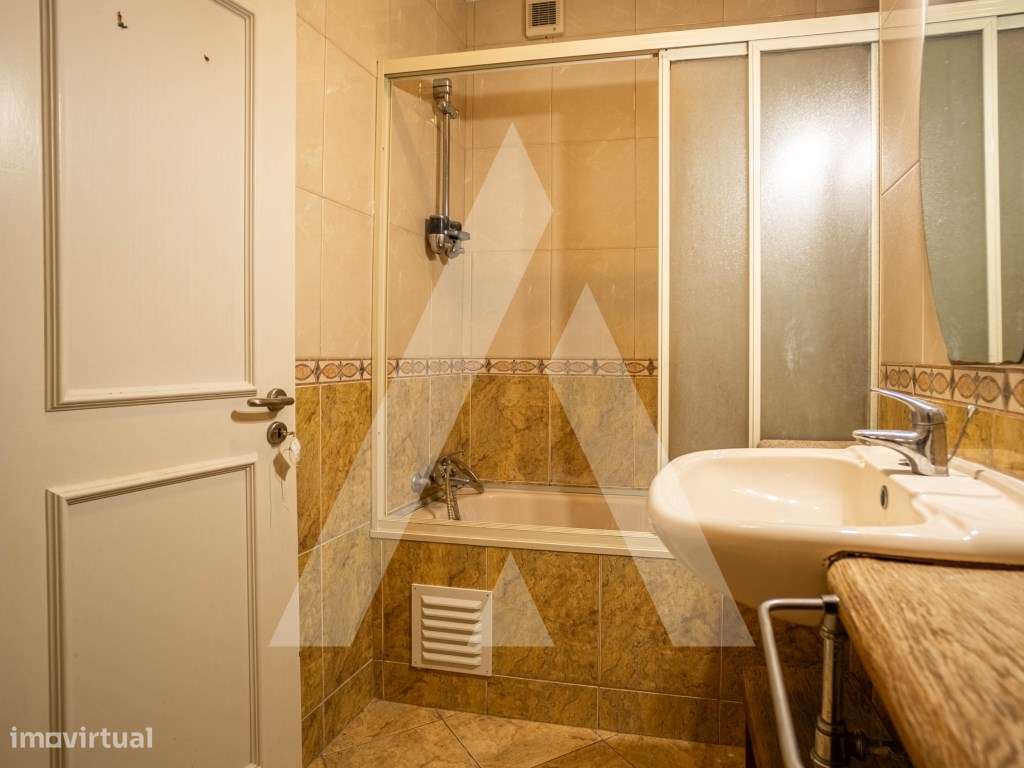 Apartamento T4 com Terraço de 90 m² no Centro de Aveiro-43