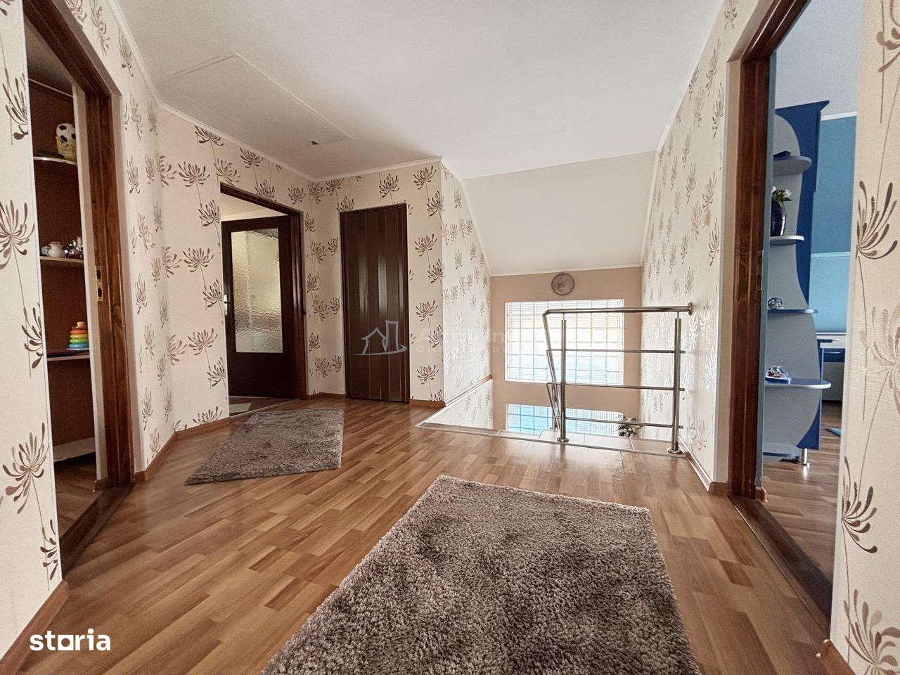 Casa - Vila - str. Piatra Craiului-11