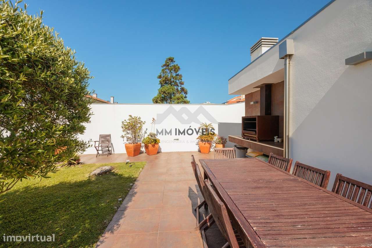 Moradia Lavra | Terraço Panorâmico Vista Mar | Jardins | Closet | Anex-51