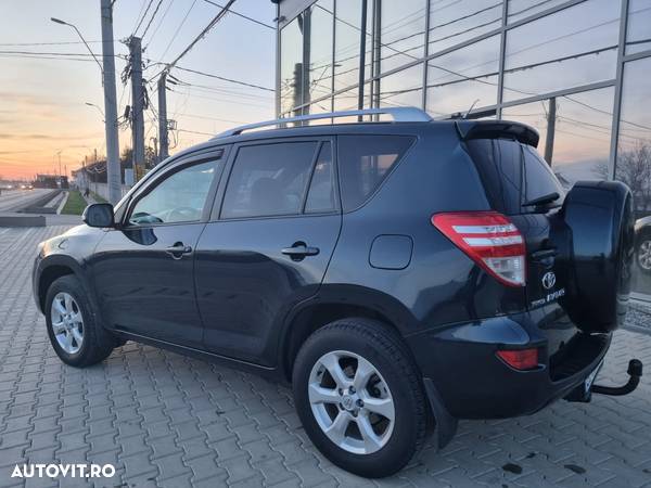 Toyota RAV4 2.2 D-4D 4x4 Comfort - 8