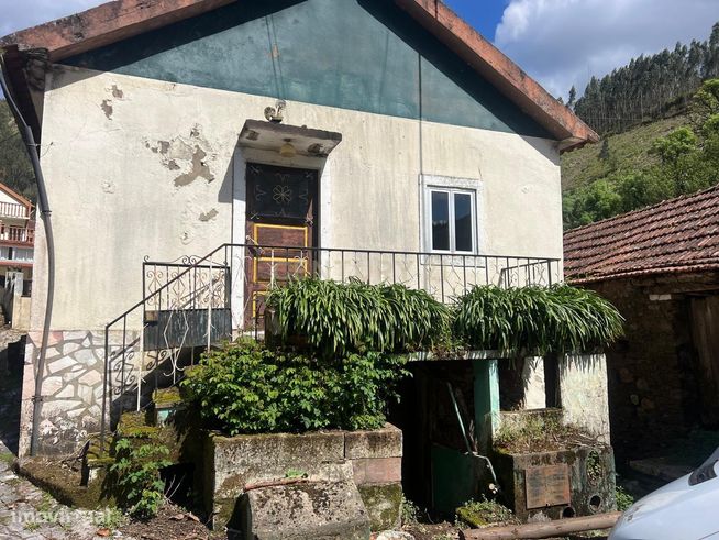 Moradia à Beira Rio – Oportunidade Única em Aldeia da Ana Viz-2