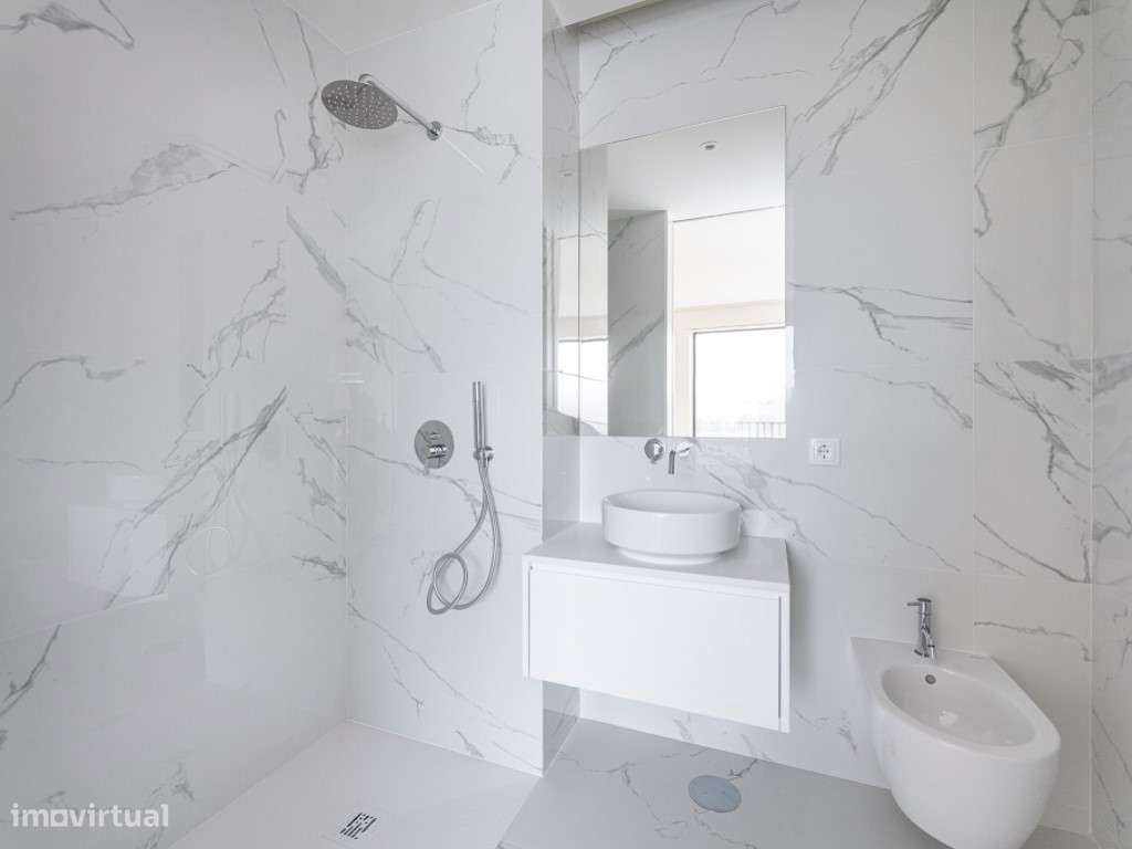 Apartamento T3 com 3 frentes em Matosinhos sul, no edifício Nautilus-21
