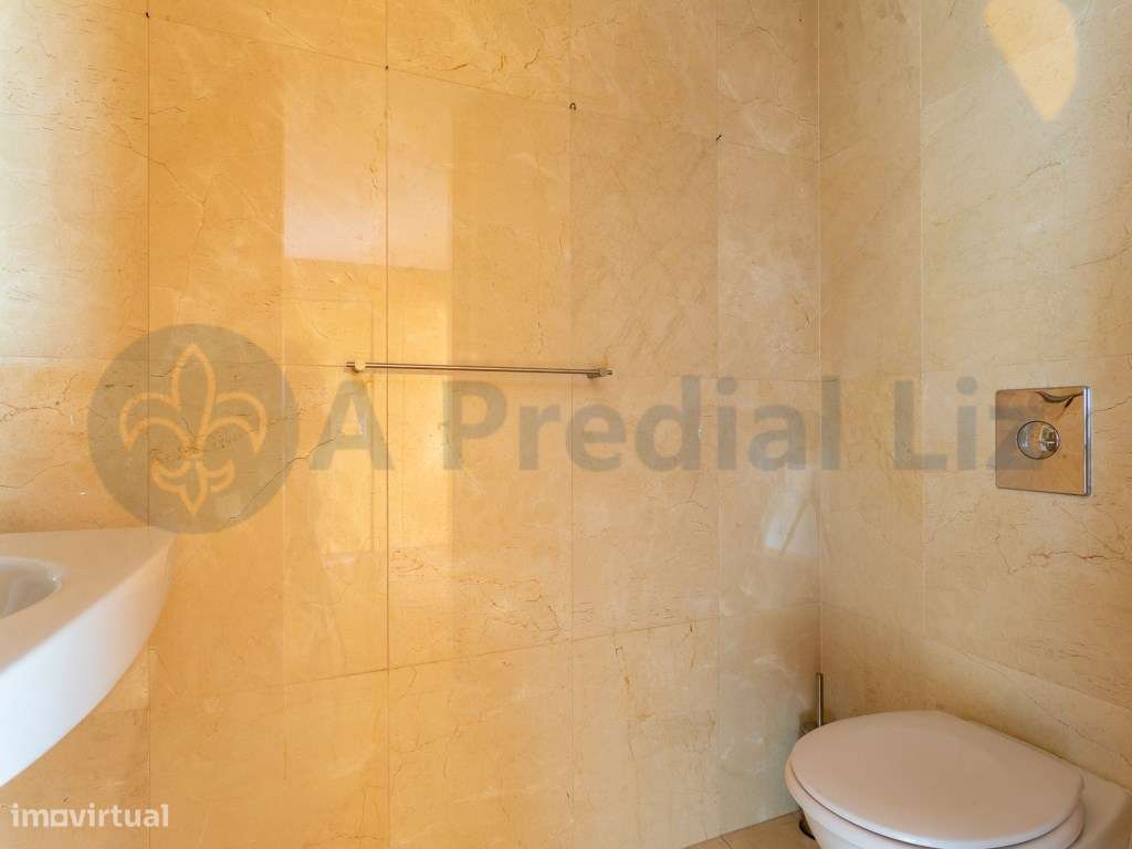Apartamento T3+1 Duplex - À Av. da Boavista-15