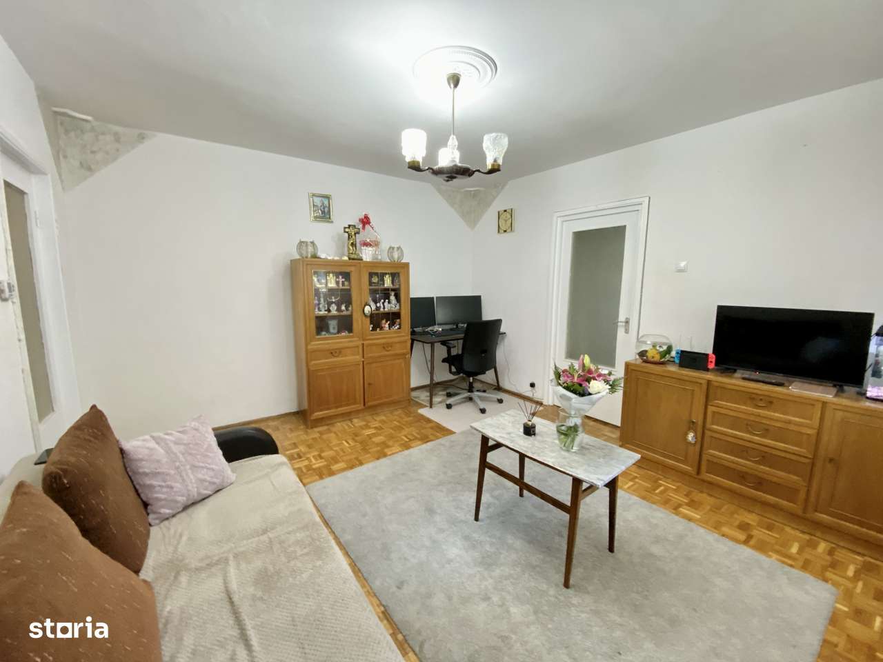 Apartament  cu 2 camere - balcon, camara, debara - etaj 2 - Rahovei-1