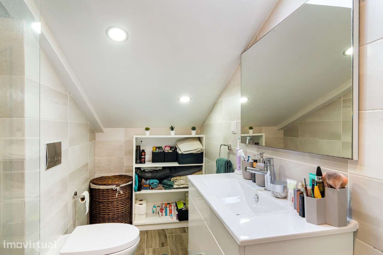 Refúgio acolhedor em São Domingos de Rana – T2+1 cheio de luz-12