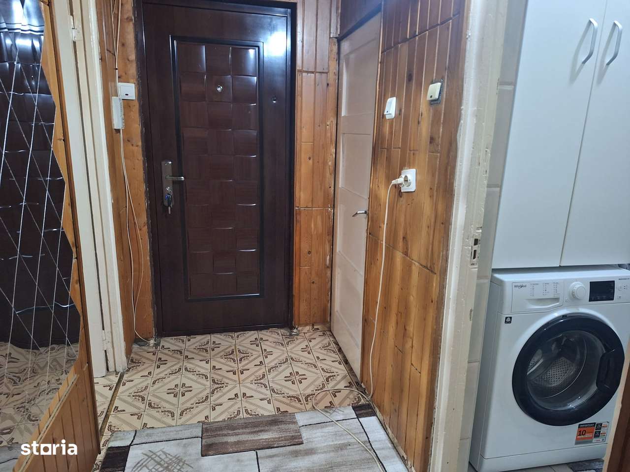 Apartament 2 Camere Decomandat - Etaj 1/4 - Zona Grivitei-2