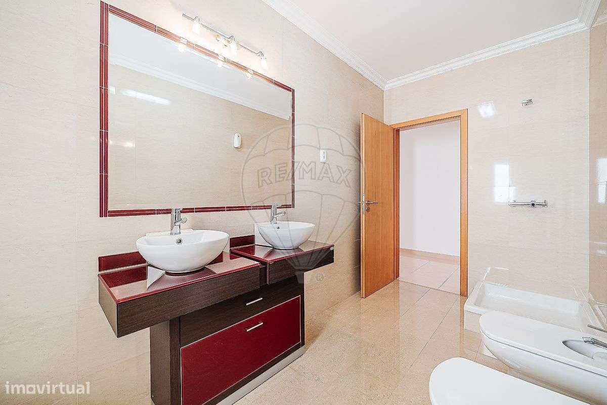 Moradia T4 para venda-31