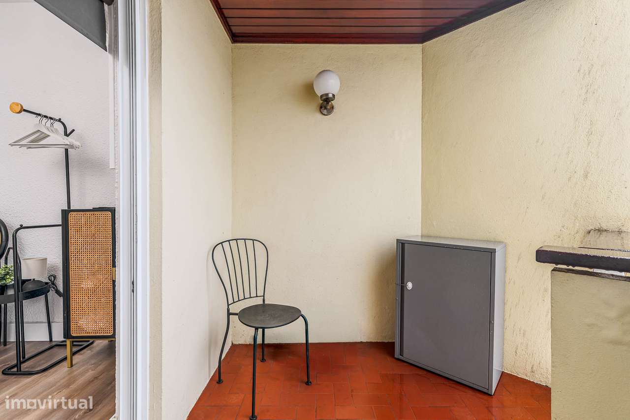 Estúdio T0 com licença AL - Cascais-16